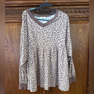 Easel brand long sleeve tunic with Pockets